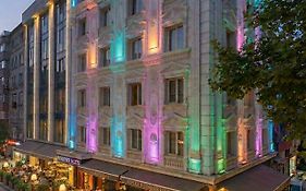 Sophia B Corner Hotels & Restaurant